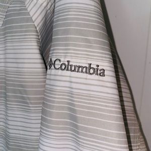Large Women’s Columbia Jacket